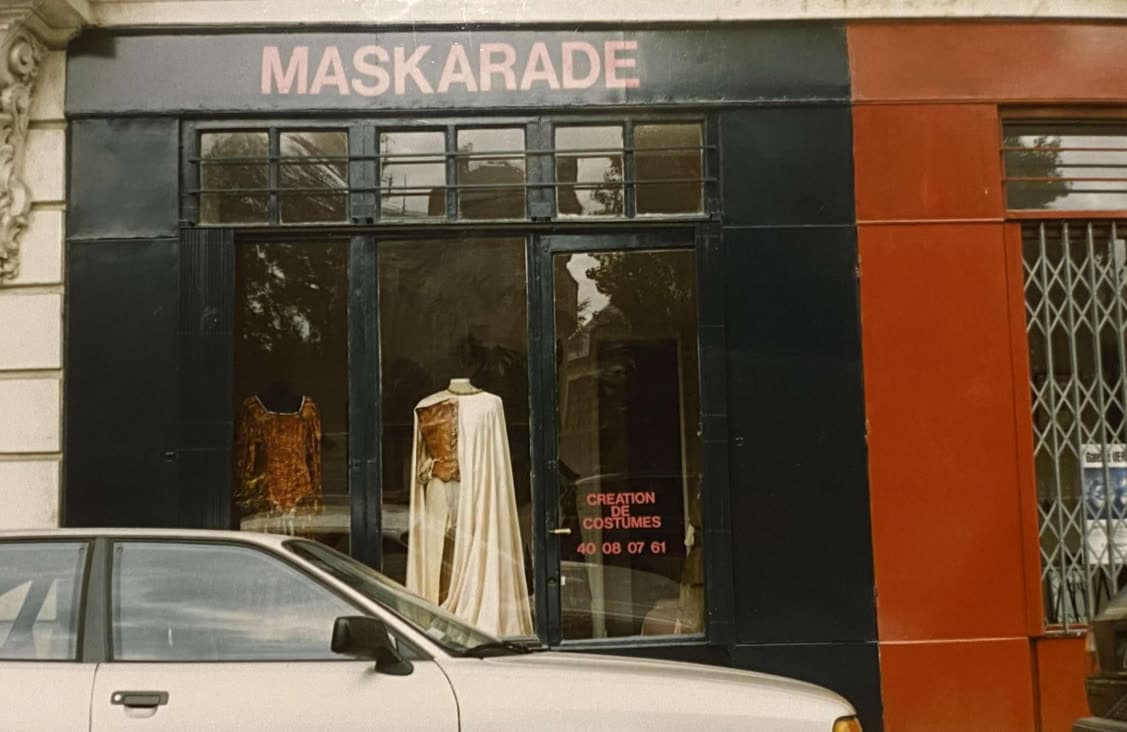 Storefront of the Maskarade costume-making atelier at 3 rue Prémion in Nantes in 1991, on the site Everywear occupies today.